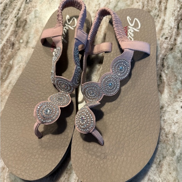 Skechers Pink and Gray Sandals with Metallic Accents - Picture 1 of 3